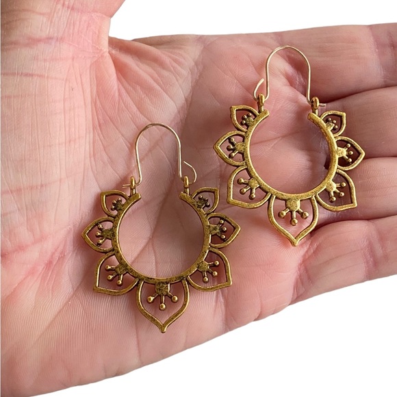 Antiqued Gold Floral Drop Earrings - Picture 5 of 5